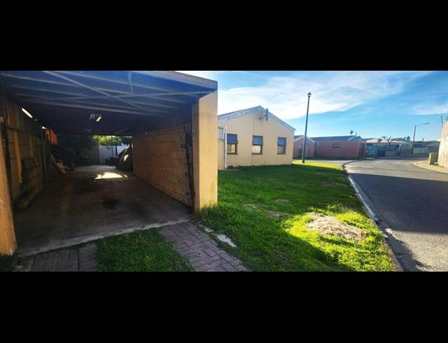 3 BEDROOM HOUSE FOR SALE IN SILVERSANDS